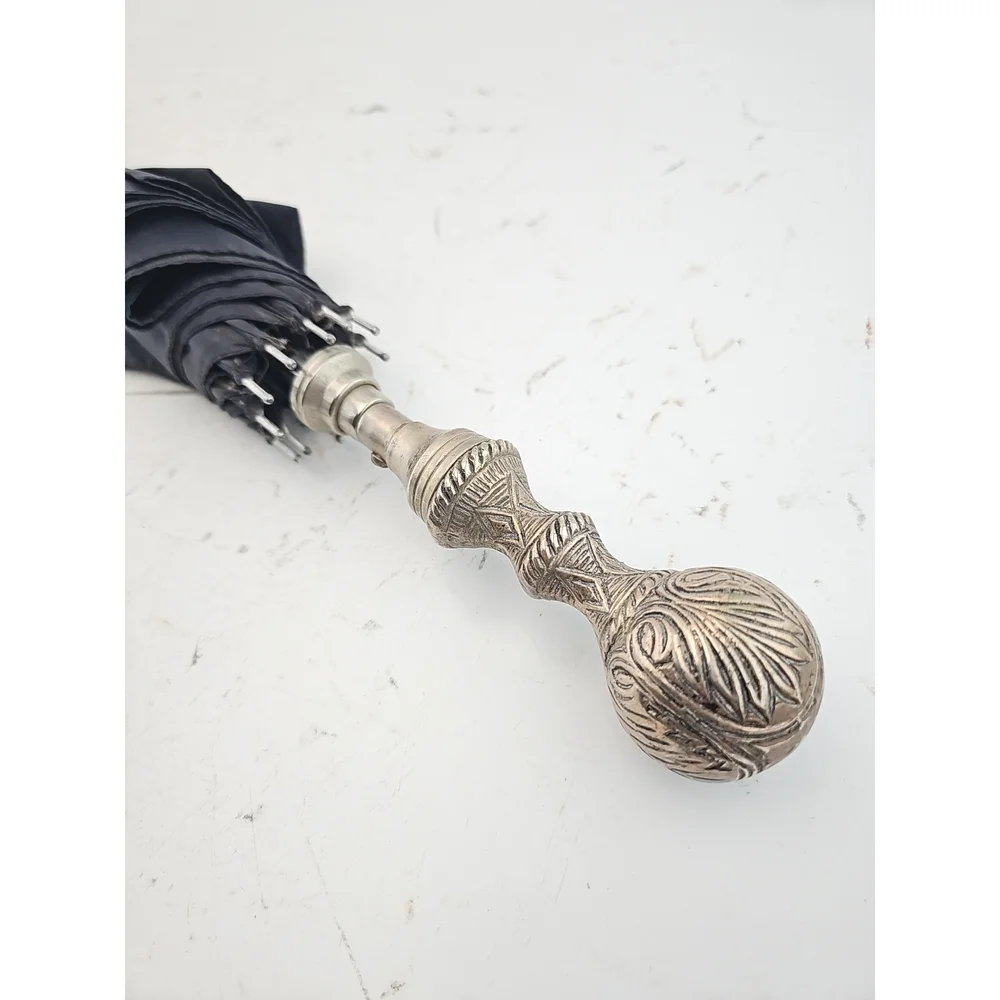 Vintage Ornate Handle Umbrella - Picture 3 of 5